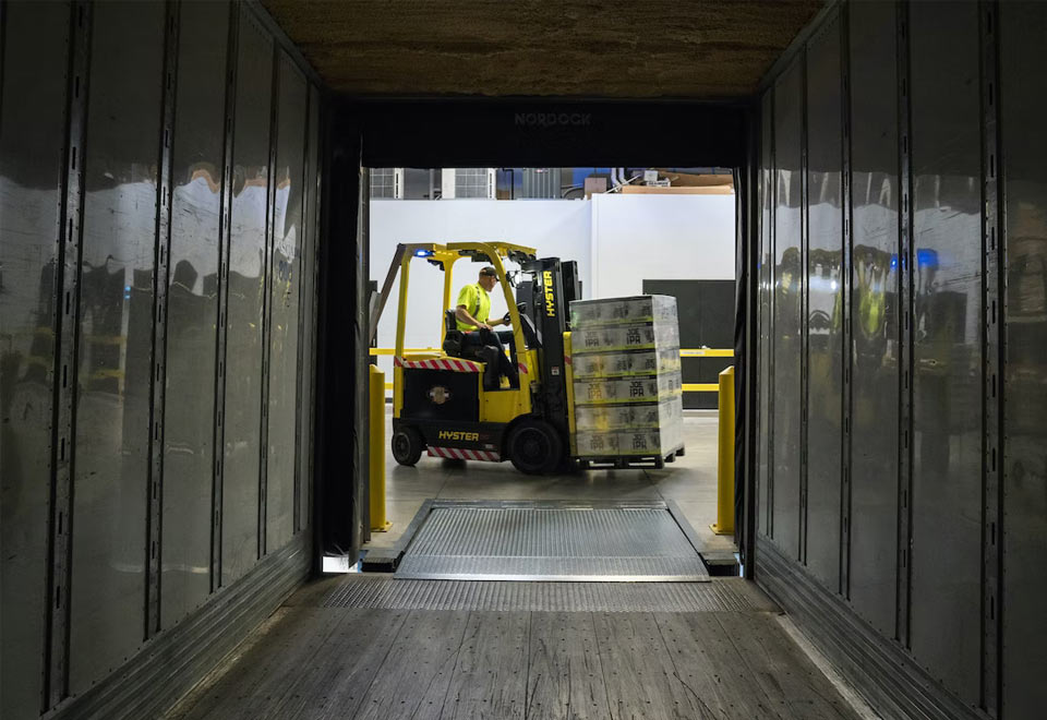 La veille de la production de masse de piles au lithium fer manganèse phosphate